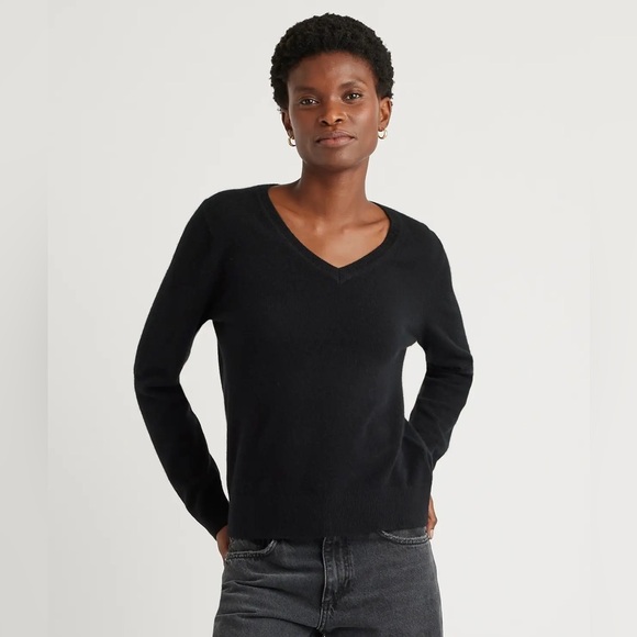 Quince Sweaters - Quince Women's Cashmere V-Neck Sweater